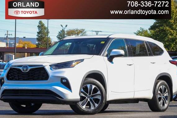 TOYOTA HIGHLANDER 2022 5TDGZRBH2NS175012 image TOYOTA HIGHLANDER 2022 5TDGZRBH2NS175012 image