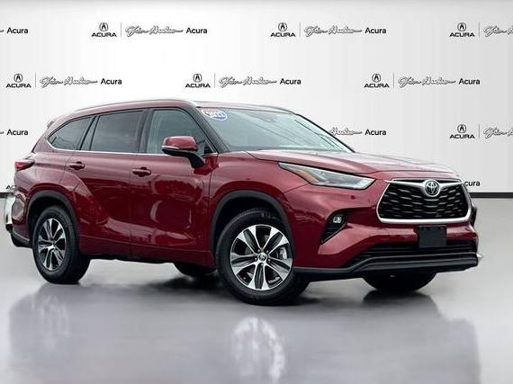 TOYOTA HIGHLANDER 2022 5TDHZRAH1NS101666 image