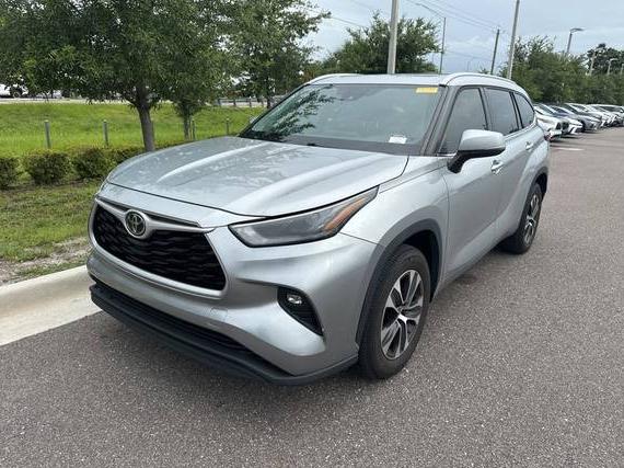 TOYOTA HIGHLANDER 2022 5TDGZRAH6NS557349 image