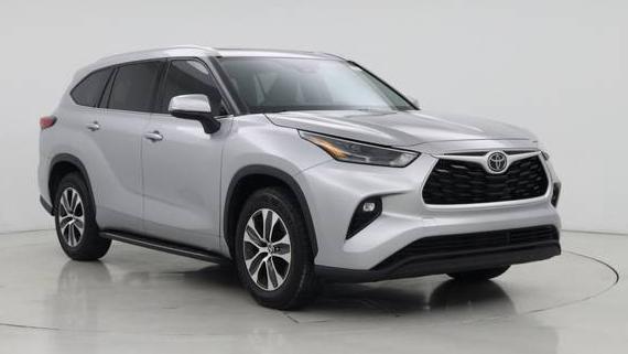 TOYOTA HIGHLANDER 2022 5TDGZRAH1NS105065 image