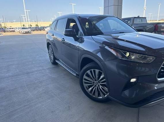 TOYOTA HIGHLANDER 2022 5TDFZRAH1NS126073 image