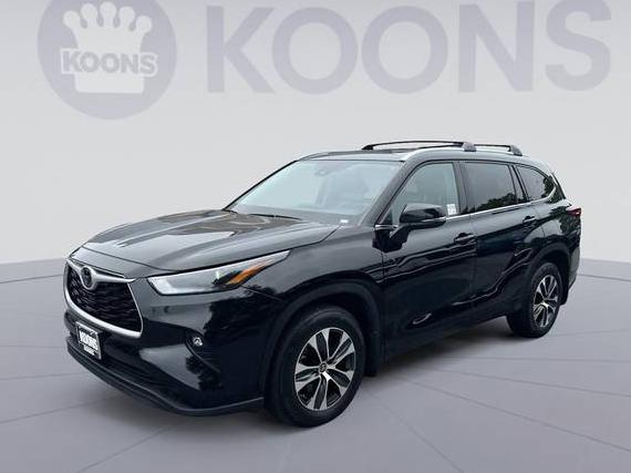 TOYOTA HIGHLANDER 2022 5TDGZRBH8NS216226 image