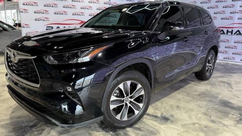 TOYOTA HIGHLANDER 2022 5TDHZRAH5NS115280 image