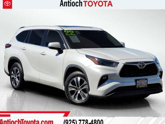 TOYOTA HIGHLANDER 2022 5TDHZRAH6NS137868 image