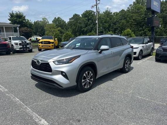 TOYOTA HIGHLANDER 2022 5TDGZRAH8NS544005 image