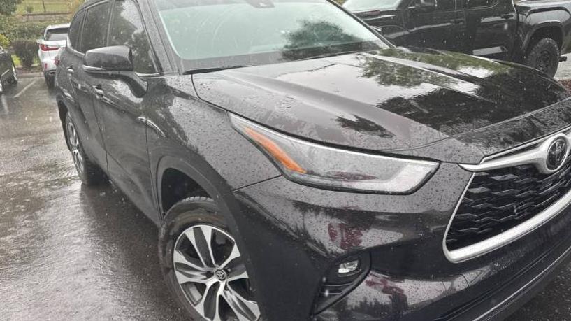 TOYOTA HIGHLANDER 2022 5TDGZRAH9NS097393 image
