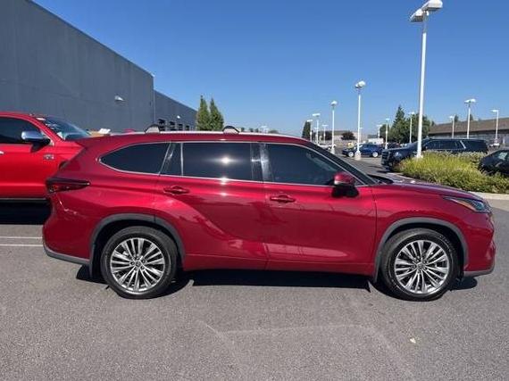 TOYOTA HIGHLANDER 2022 5TDFZRBH0NS179877 image