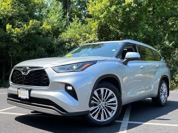 TOYOTA HIGHLANDER 2022 5TDFZRBH8NS221082 image