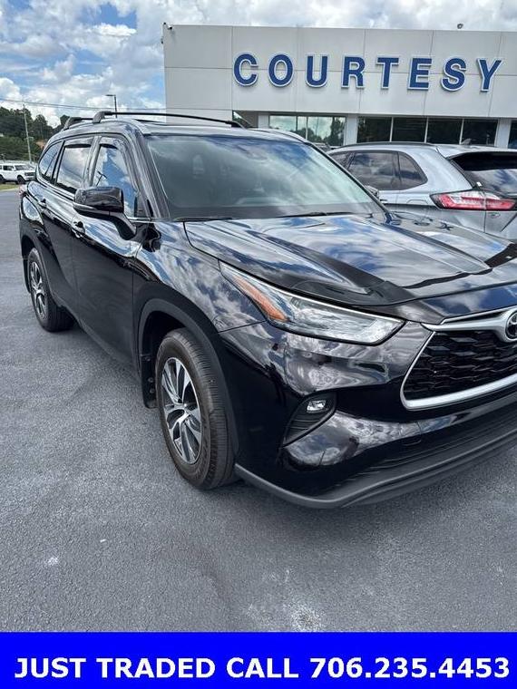 TOYOTA HIGHLANDER 2022 5TDHZRAH7NS132548 image