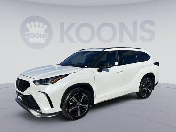 TOYOTA HIGHLANDER 2022 5TDLZRBH2NS239550 image