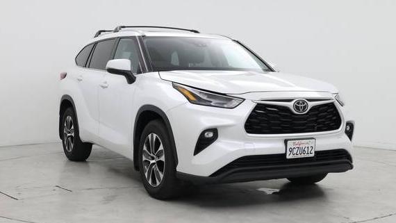 TOYOTA HIGHLANDER 2022 5TDHZRAH7NS557249 image