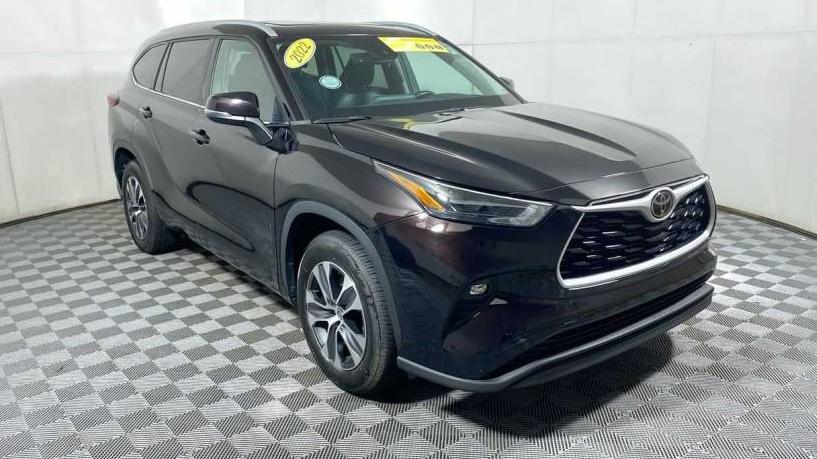 TOYOTA HIGHLANDER 2022 5TDGZRAH4NS142627 image