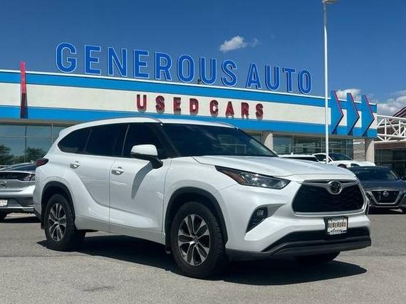 TOYOTA HIGHLANDER 2022 5TDGZRBH8NS173622 image