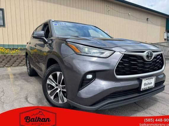 TOYOTA HIGHLANDER 2022 5TDGZRBH9NS575228 image