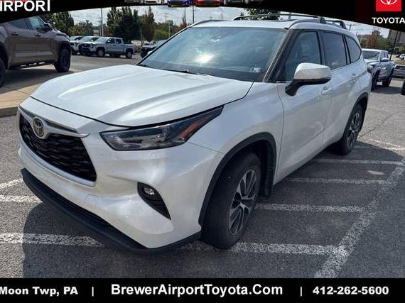 TOYOTA HIGHLANDER 2022 5TDHZRBH3NS173175 image TOYOTA HIGHLANDER 2022 5TDHZRBH3NS173175 image