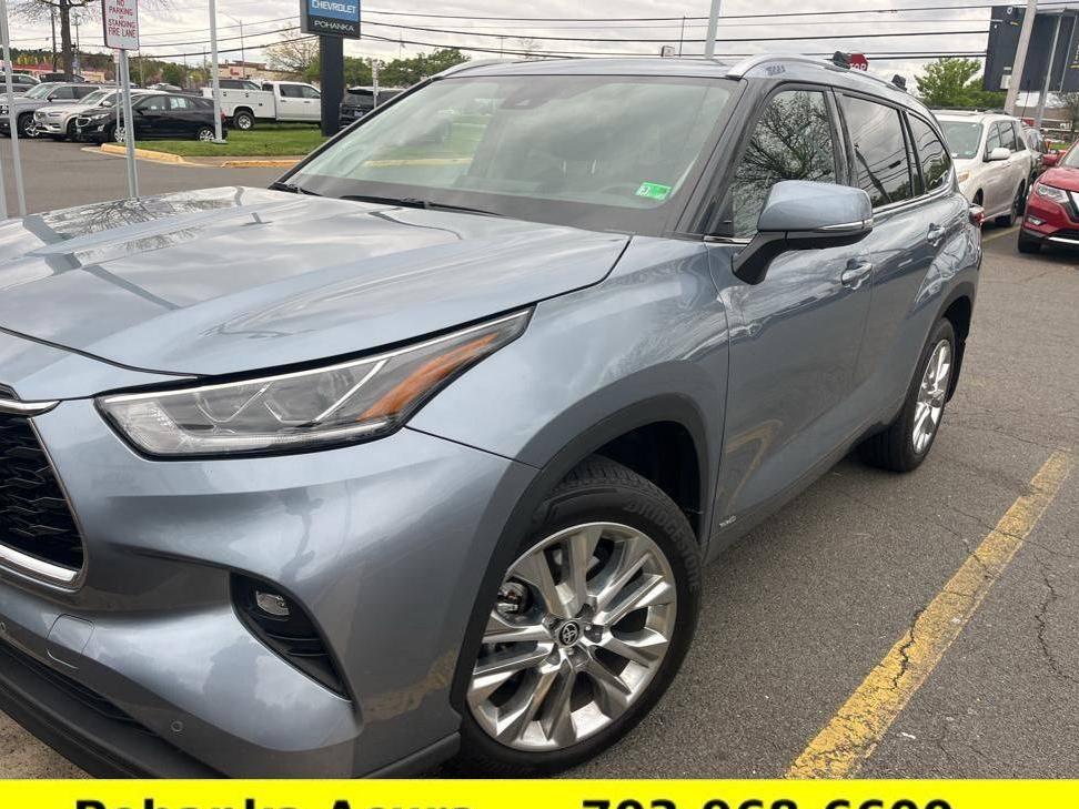 TOYOTA HIGHLANDER 2022 5TDXBRCH7NS082537 image