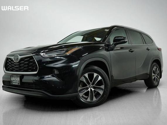 TOYOTA HIGHLANDER 2022 5TDGZRBH6NS201403 image