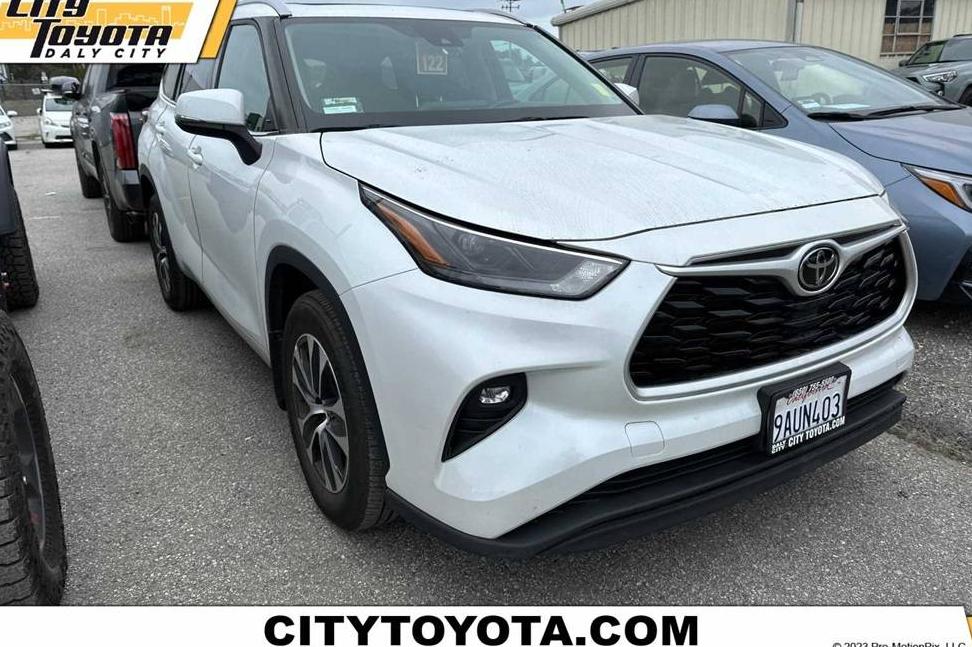 TOYOTA HIGHLANDER 2022 5TDGZRBH5NS204356 image