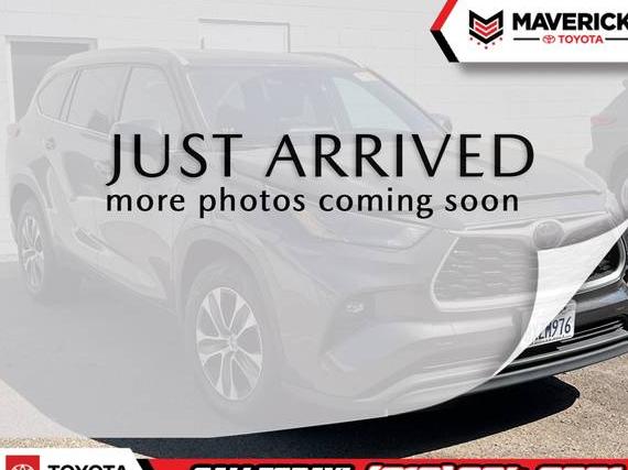 TOYOTA HIGHLANDER 2022 5TDGZRAH4NS541800 image