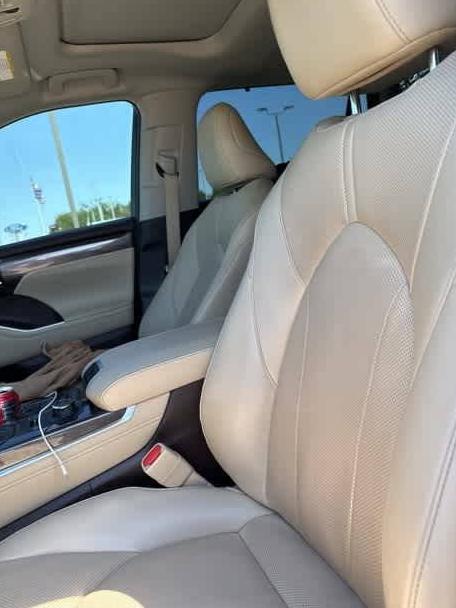 TOYOTA HIGHLANDER 2022 5TDDZRBH5NS210127 image