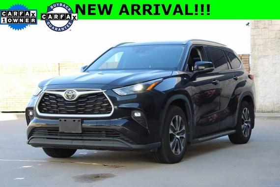 TOYOTA HIGHLANDER 2022 5TDGZRAH1NS549269 image
