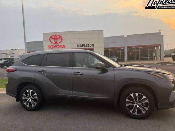 TOYOTA HIGHLANDER 2022 5TDHZRBH6NS582688 image