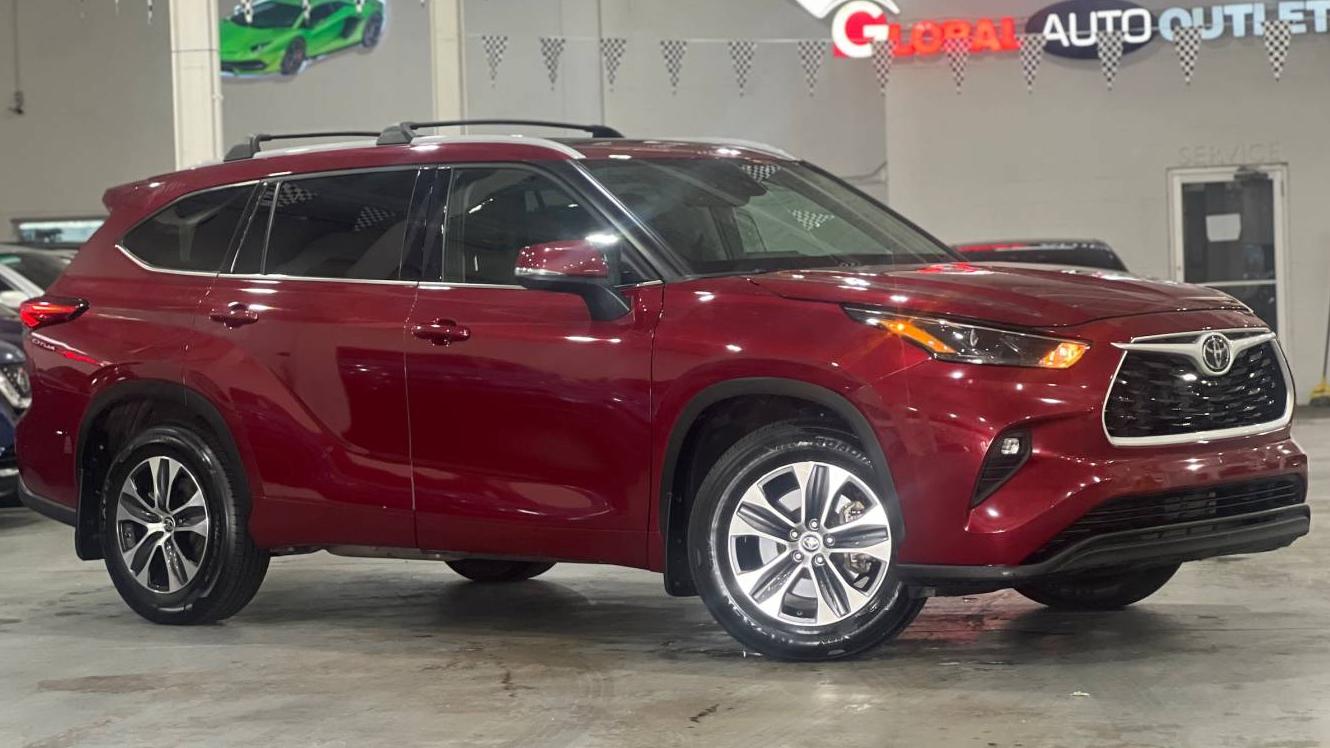 TOYOTA HIGHLANDER 2022 5TDGZRAH8NS093481 image