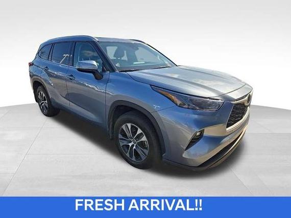 TOYOTA HIGHLANDER 2022 5TDGZRBH5NS220315 image