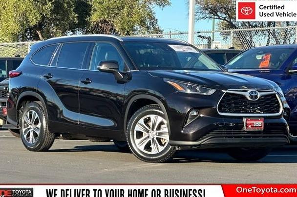 TOYOTA HIGHLANDER 2022 5TDGZRAH9NS118534 image