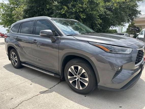 TOYOTA HIGHLANDER 2022 5TDGZRAH0NS560201 image