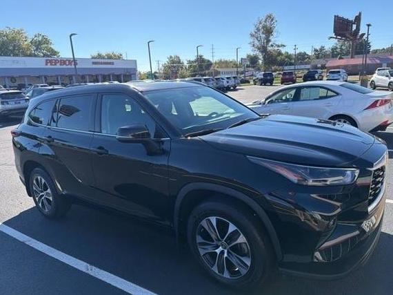 TOYOTA HIGHLANDER 2022 5TDGZRBH4NS594706 image