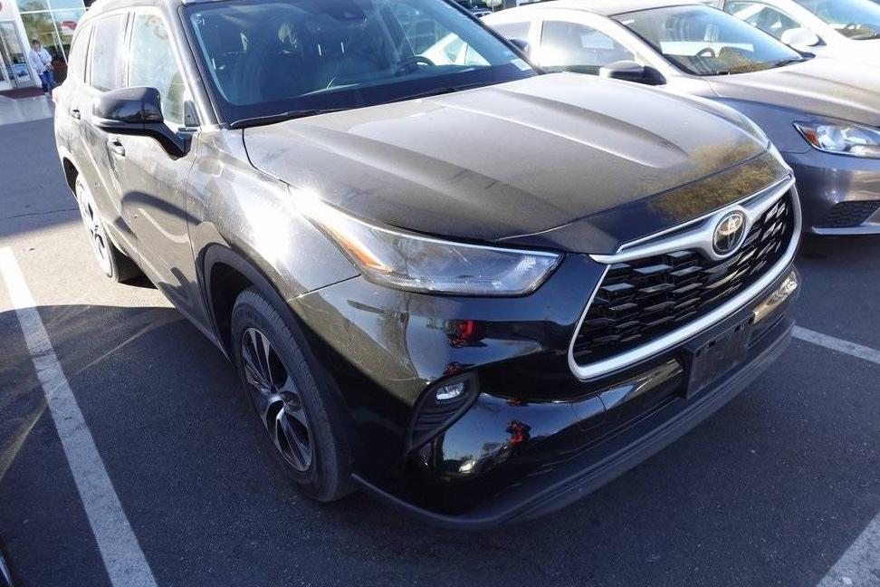 TOYOTA HIGHLANDER 2022 5TDGZRAH1NS128586 image