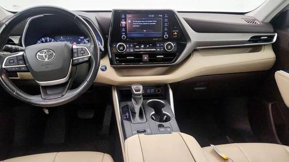 TOYOTA HIGHLANDER 2022 5TDGZRAH6NS550773 image