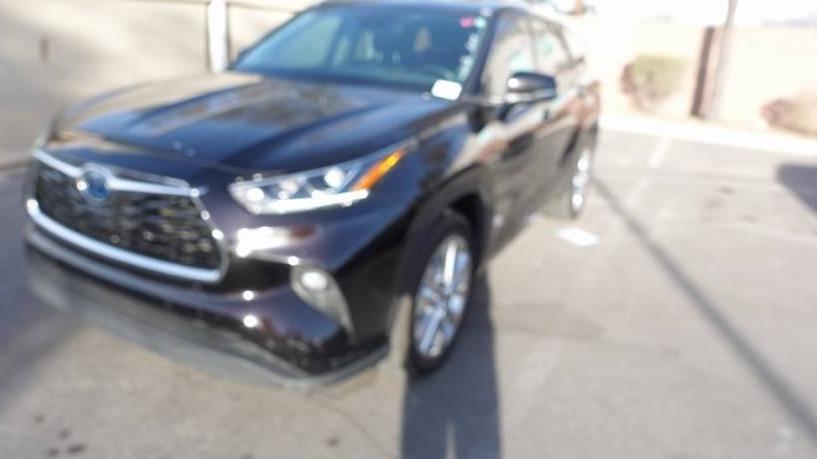 TOYOTA HIGHLANDER 2022 5TDYARAH0NS013179 image