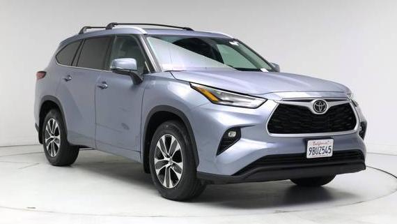 TOYOTA HIGHLANDER 2022 5TDHZRAH8NS125639 image