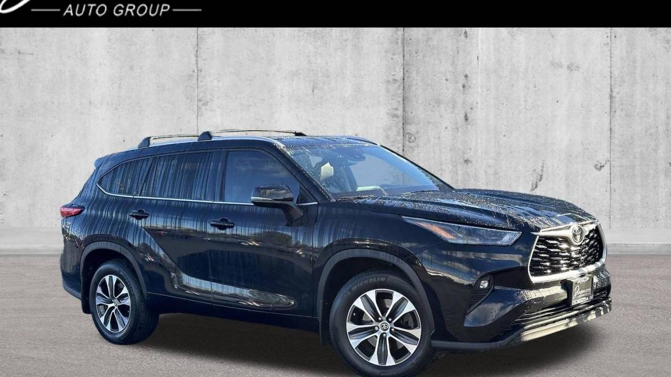 TOYOTA HIGHLANDER 2022 5TDHZRBHXNS242234 image