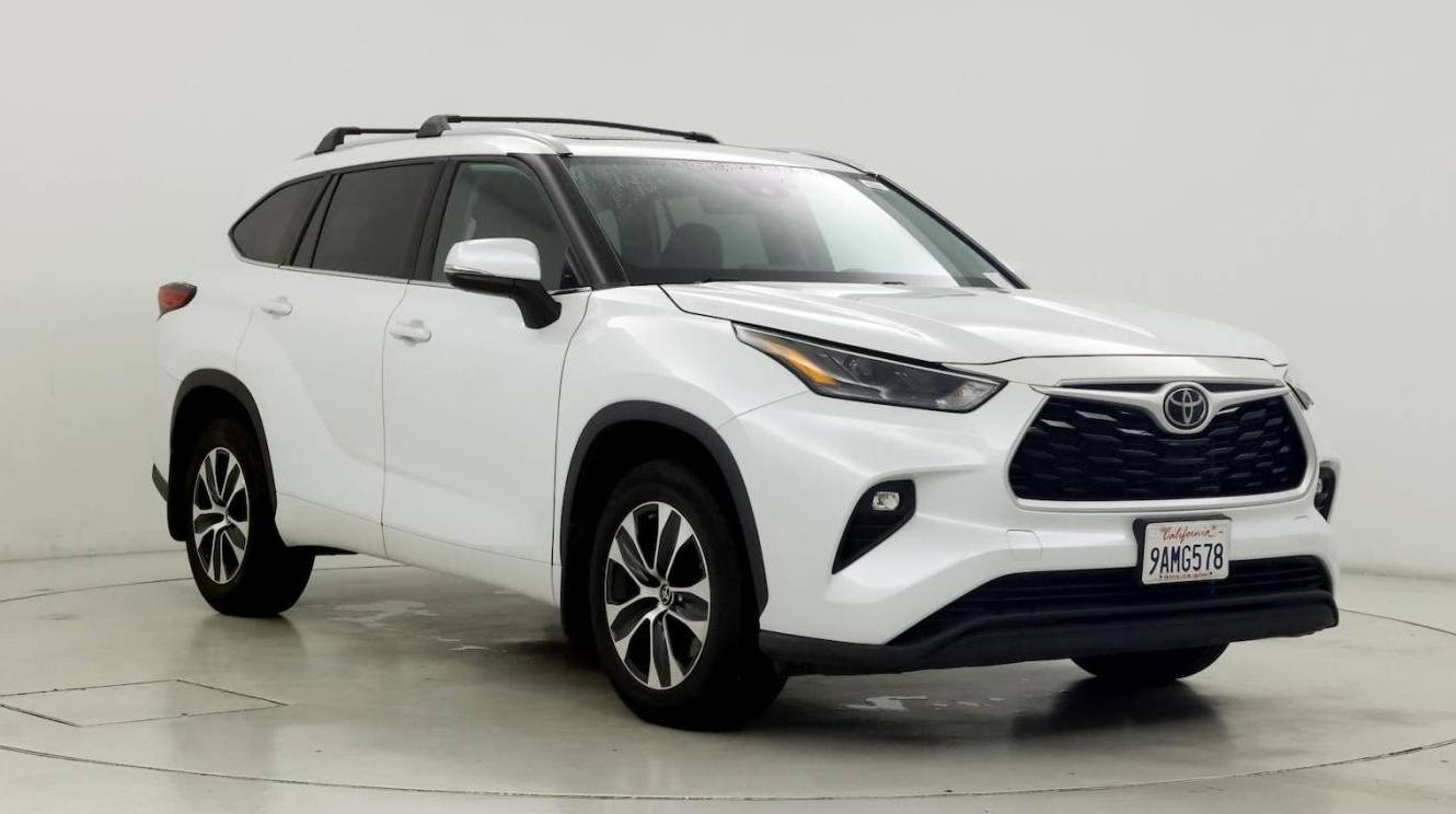 TOYOTA HIGHLANDER 2022 5TDHZRAH3NS110675 image