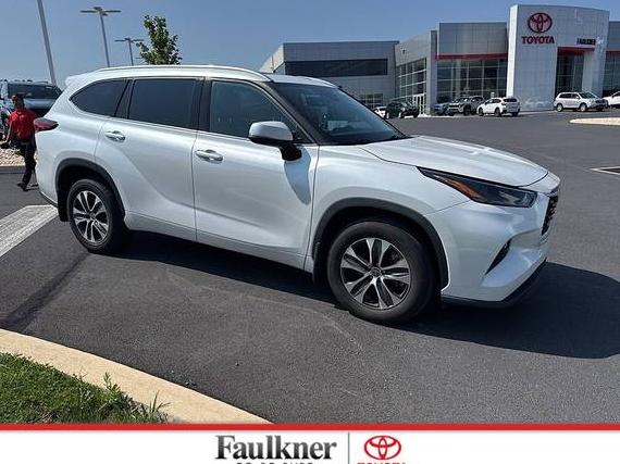 TOYOTA HIGHLANDER 2022 5TDHZRBH0NS163395 image