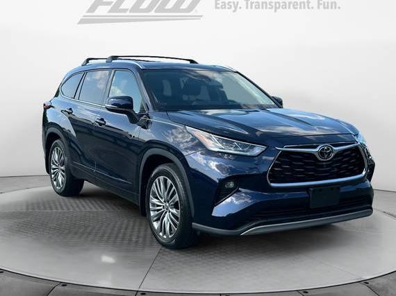 TOYOTA HIGHLANDER 2022 5TDFZRBH1NS174638 image