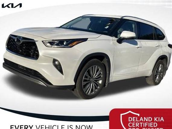 TOYOTA HIGHLANDER 2022 5TDFZRBH8NS182106 image