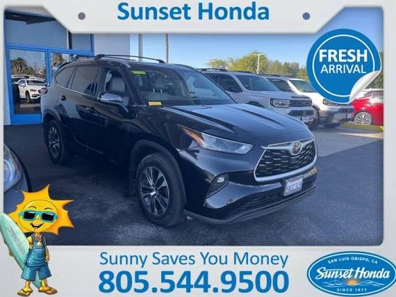 TOYOTA HIGHLANDER 2022 5TDHZRAH2NS110263 image
