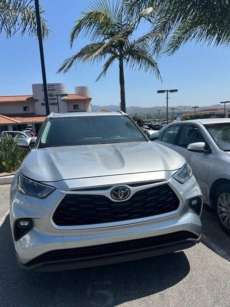 TOYOTA HIGHLANDER 2022 5TDHZRAHXNS550893 image