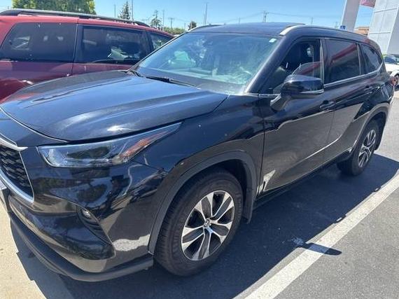 TOYOTA HIGHLANDER 2022 5TDHZRBH6NS198068 image