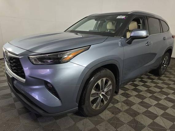 TOYOTA HIGHLANDER 2022 5TDGZRBH4NS231015 image