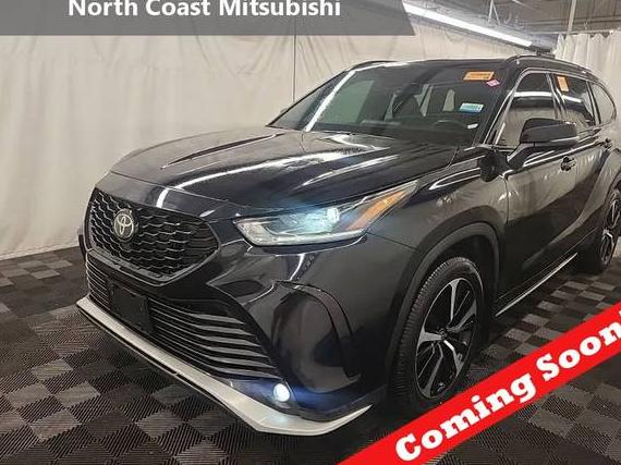 TOYOTA HIGHLANDER 2022 5TDLZRBH6NS200380 image