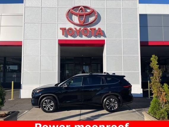 TOYOTA HIGHLANDER 2022 5TDHZRBH9NS590431 image TOYOTA HIGHLANDER 2022 5TDHZRBH9NS590431 image