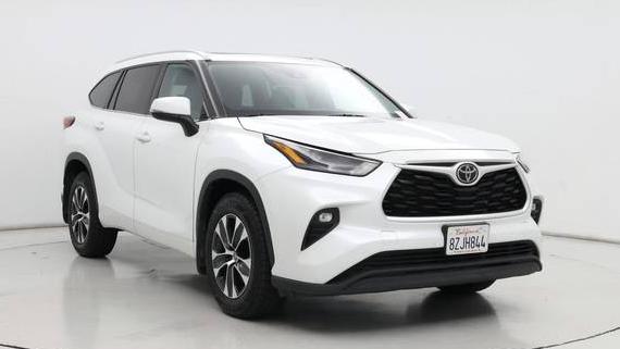TOYOTA HIGHLANDER 2022 5TDHZRBH4NS175758 image