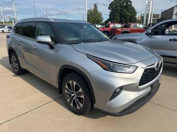TOYOTA HIGHLANDER 2022 5TDGZRBH0NS255991 image
