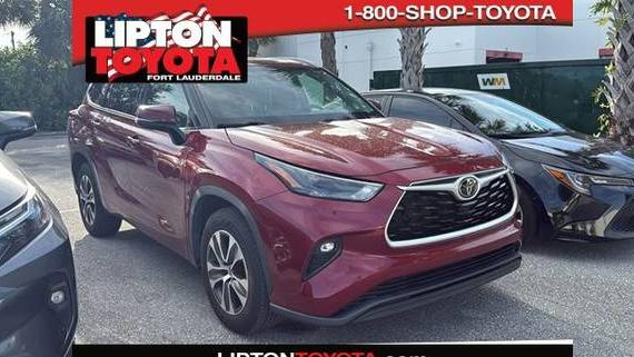TOYOTA HIGHLANDER 2022 5TDGZRAH4NS538895 image