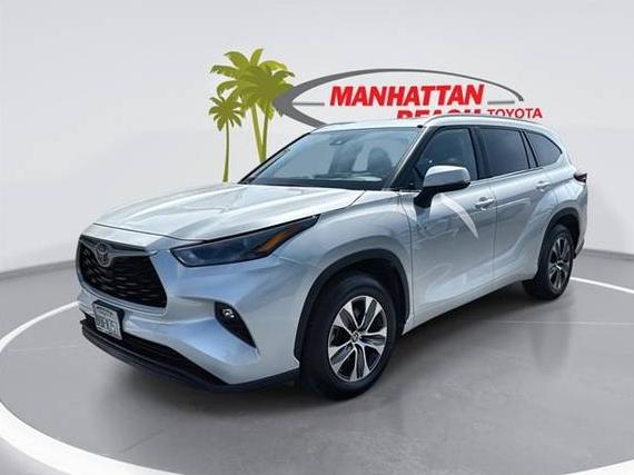 TOYOTA HIGHLANDER 2022 5TDHZRAH8NS550455 image